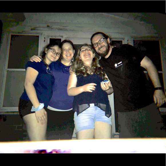 Meet your Posher, Rachel - Picture 1 of 1